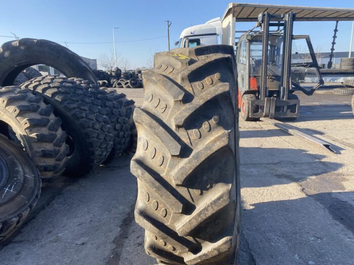 Opona rolnicza 420/85R24 16.9R24 BKT AGIMAX RT855 / 70/80% bieżnika