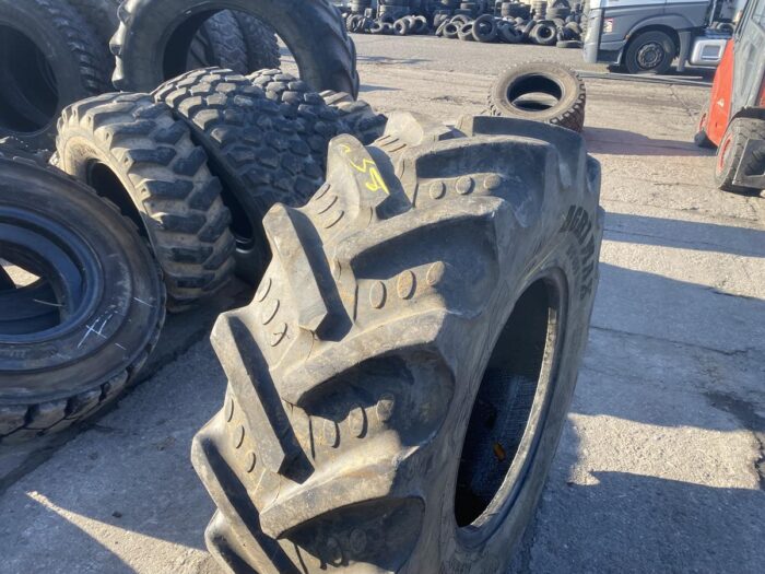 Opona rolnicza 420/85R24 16.9R24 BKT AGIMAX RT855 / 70/80% bieżnika