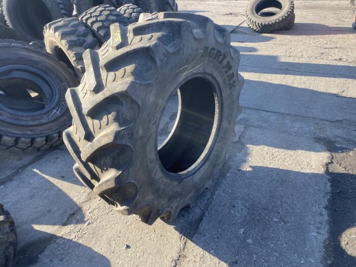Opona rolnicza 420/85R24 16.9R24 BKT AGIMAX RT855 / 70/80% bieżnika