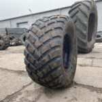  Opony do przyczepy rolniczej 425/55R17 BKT FL693M / 80% bieżnika