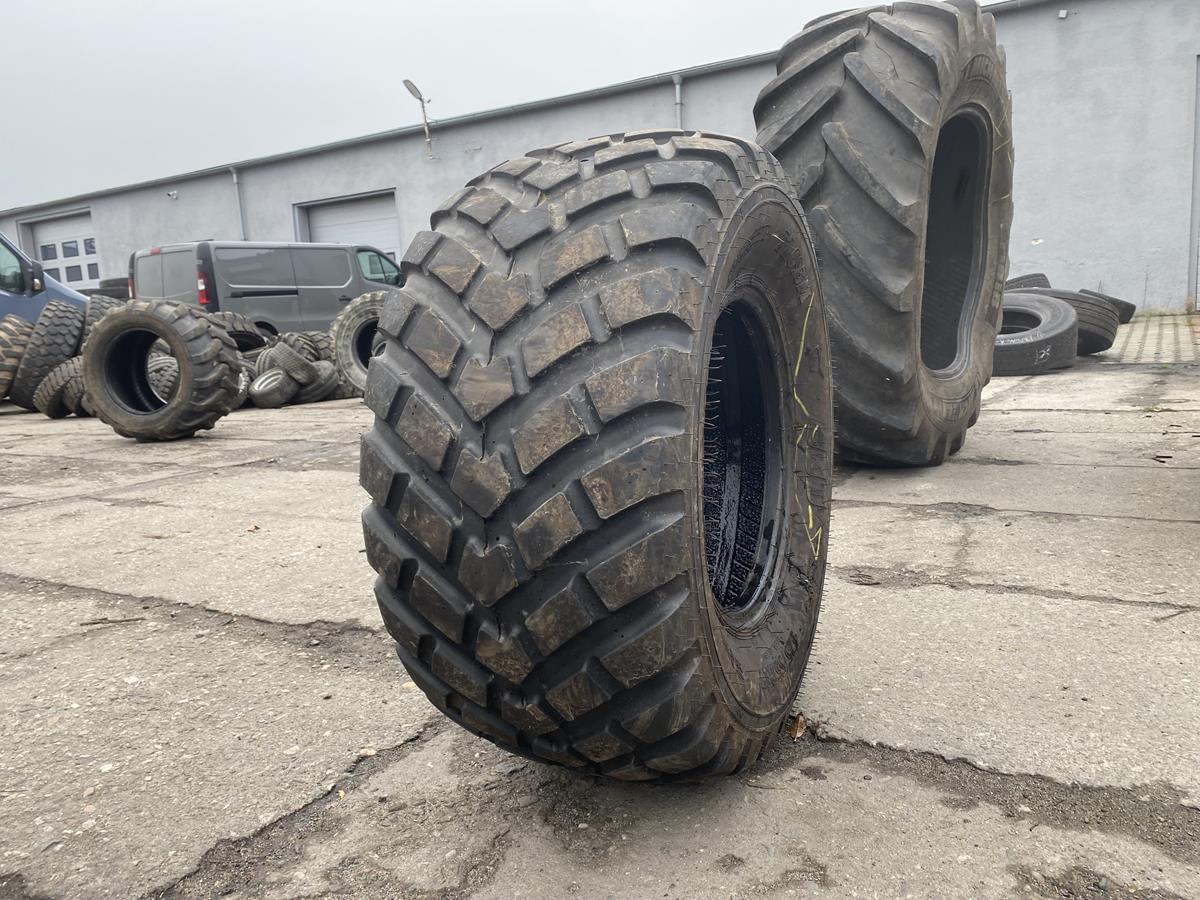 Opony rolnicze 425/55R17 BKT FL693M / 80% bieżnika Opony do przyczepy rolniczej 425/55R17 BKT FL693M / 80% bieżnika