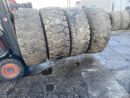 Opony do maszyn leśnych 23.5R25 BKT EARTHMAX SR30 / 40% bieżnika