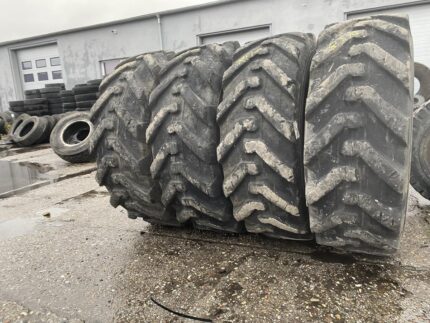 Opony do przyczepy rolniczej 400/80-24 15.5/80-24 ALLIANCE TOUGH TRAC 325 / 60% bieżnika