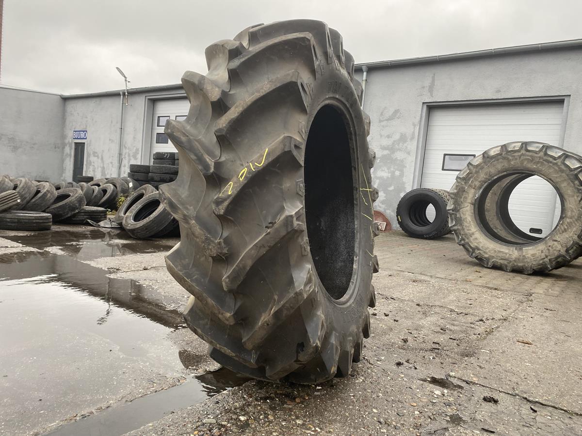 Opony rolnicze 520/70R38 PIRELLI TM700 / 95% bieżnika Opony do przyczepy rolniczej 520/70R38 PIRELLI TM700 / 95% bieżnika