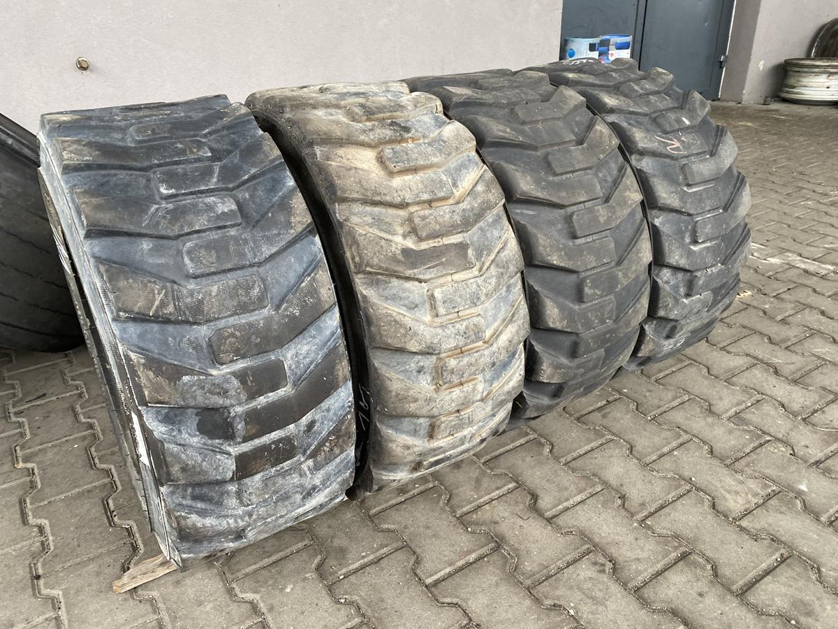 Opona do maszyn budowlanych 12-16.5 (305/70-16.5) BKT SKID POWER S/K / 50% bieżnika Opona do maszyn budowlanych BKT SKID POWESK bieżnika