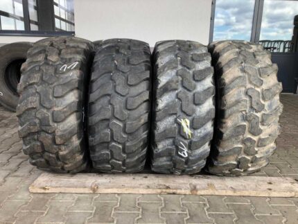  Opona przemysłowa do ładowarek DUNLOP SP T