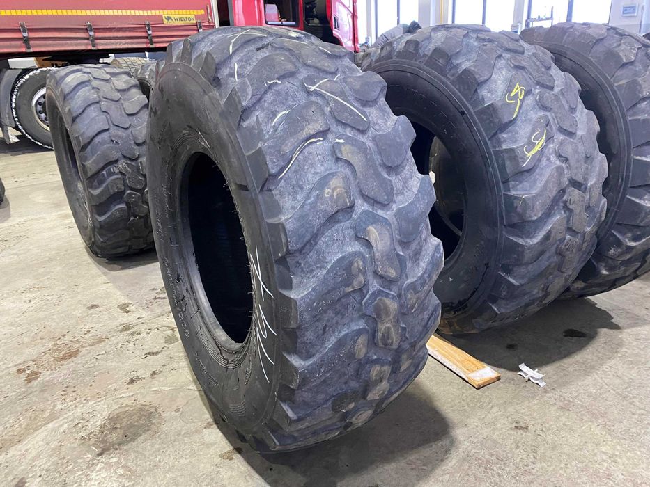 Opona przemysłowa do ładowarki 405/70R20 DUNLOP SP T9 Opona przemysłowa do ładowarki DUNLOP SP T