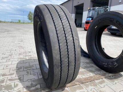Używane opony do ciężarówek 275/70R22.5 MICHELIN X INCITY XZU / 10-11mm