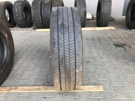 Używane opony do ciężarówek 275/70R22.5 PIRELLI MC01 / 10-11mm