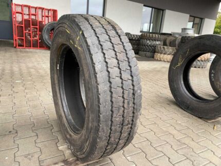 Używane opony do ciężarówek 275/70R22.5 PIRELLI MC85 II AMARANTO / 10-11mm