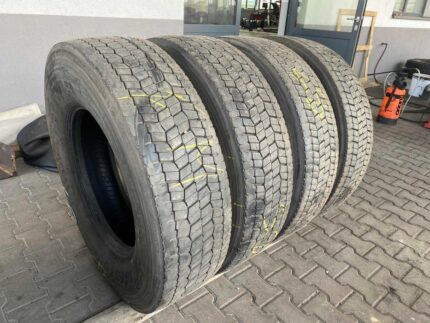Używane opony do ciężarówek 295/80R22.5 BIEŻNIKOWANE RECAMIC XW4S / 10-11mm