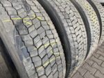 Używane opony do ciężarówek 295/80R22.5 BIEŻNIKOWANE RECAMIC XW4S / 10-11mm