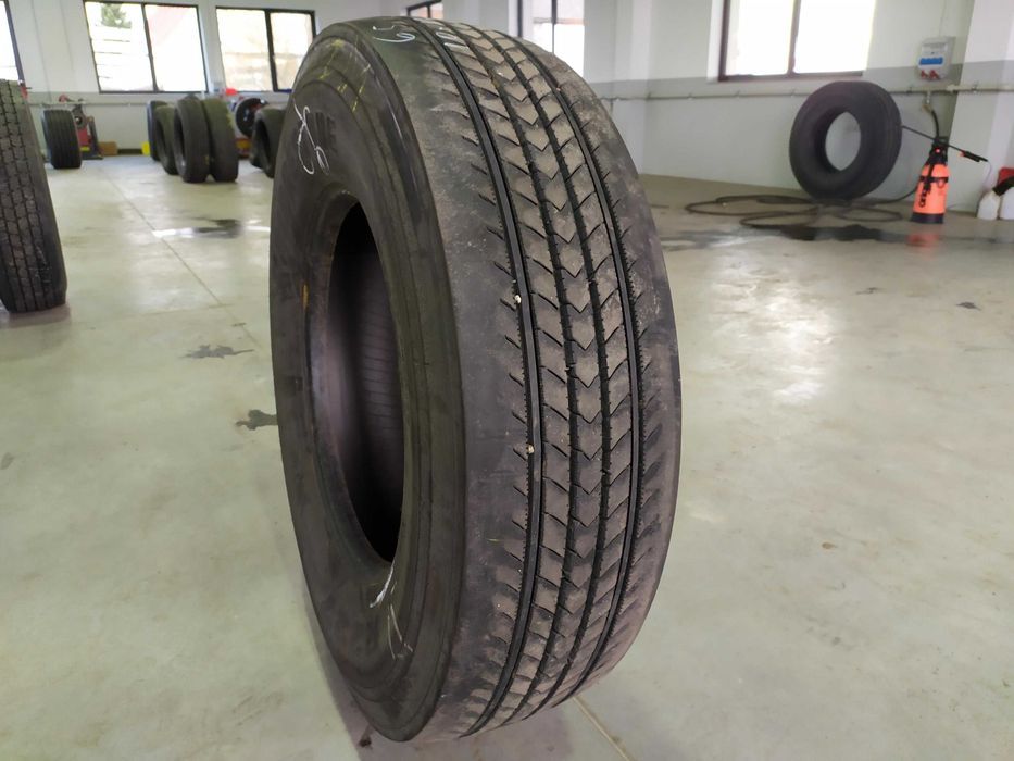 Używane opony do ciężarówek 295/80R22.5 BRIDGESTONE R227 / 10-11mm Używane opony do ciężarówek 295/80R22.5 BRIDGESTONE R227 / 10-11mm