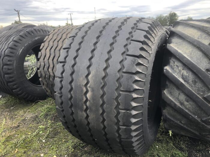 Opony do przyczepy rolniczej 19.0/45-17 VREDESTEIN / 100% bieżnika