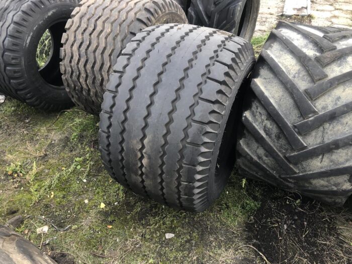Opony do przyczepy rolniczej 19.0/45-17 VREDESTEIN / 100% bieżnika
