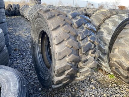 Opony do cystern 290/90-20 BKT EM933 SUPER / 95% Bieżnika