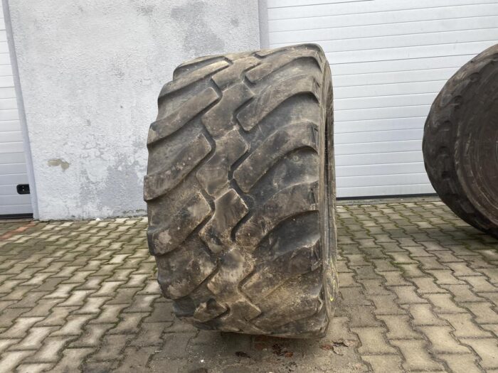 Opony do przyczepy rolniczej 600/55R26.5 BKT FL630 SUPER / 60% bieżnika