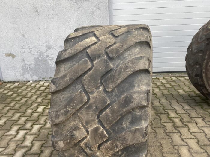 Opony do przyczepy rolniczej 600/55R26.5 BKT FL630 SUPER / 60% bieżnika