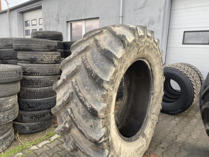 Opony do przyczepy rolniczej 650/65R38 GOODYEAR DT818 / 70% bieżnika