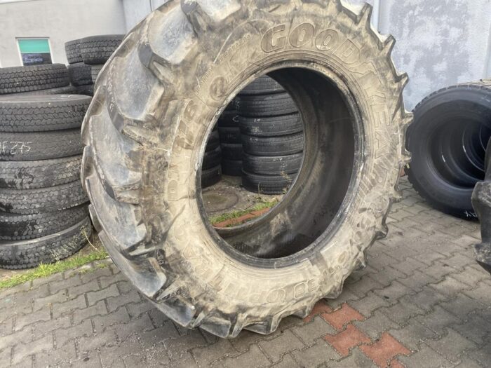 Opony do przyczepy rolniczej 650/65R38 GOODYEAR DT818 / 70% bieżnika
