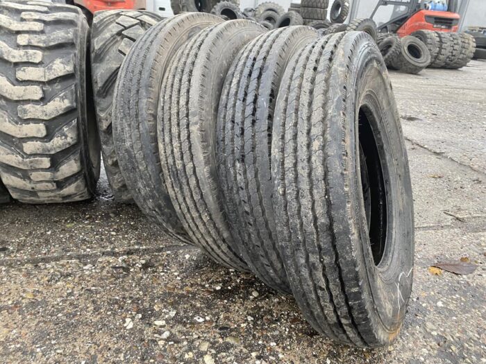 Opony do przyczepy rolniczej 6.50R16 BRIDGESTONE / 99% bieżnika
