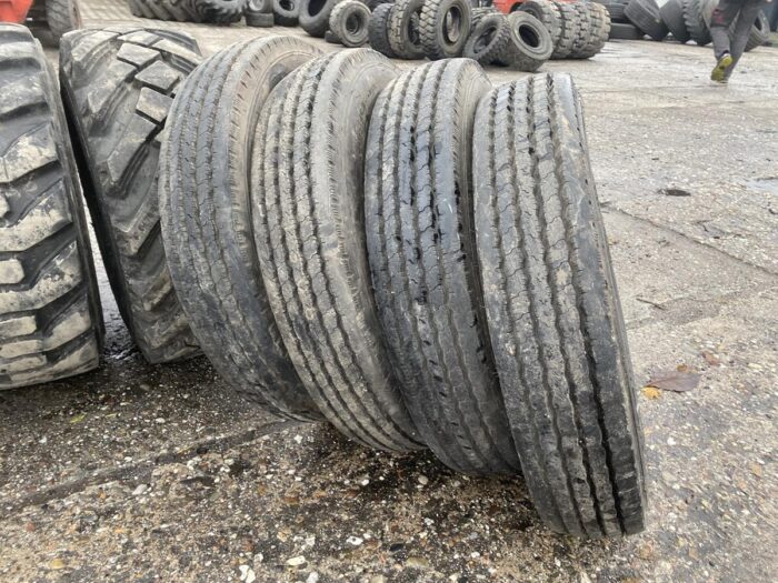 Opony do przyczepy rolniczej 6.50R16 BRIDGESTONE / 99% bieżnika
