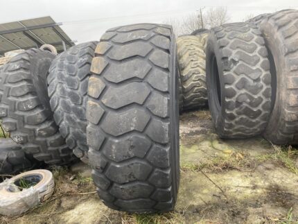 Opony do cystern 17.5R25 BKT EARTH MAX SR30 / 40% bieżnika