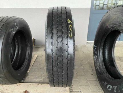 Używane opony do ciężarówek 295/80R22.5 DUNLOP SP362 / 7-9mm