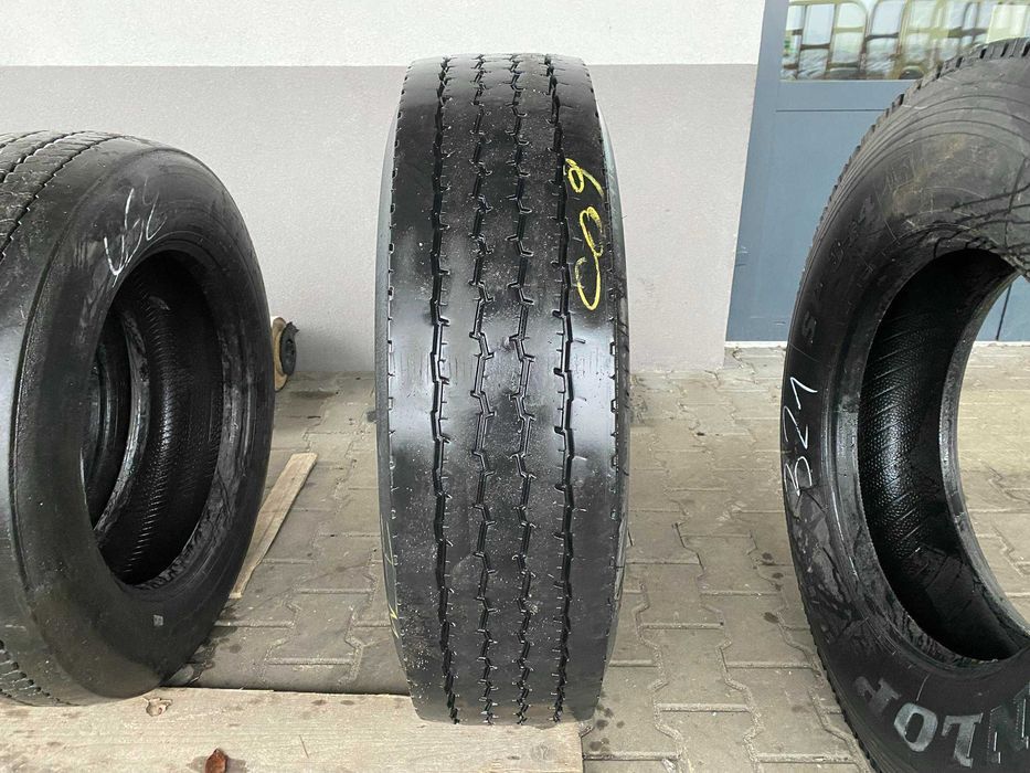 Używane opony do ciężarówek 295/80R22.5 DUNLOP SP362 / 7-9mm Używane opony do ciężarówek 295/80R22.5 DUNLOP SP362 / 7-9mm