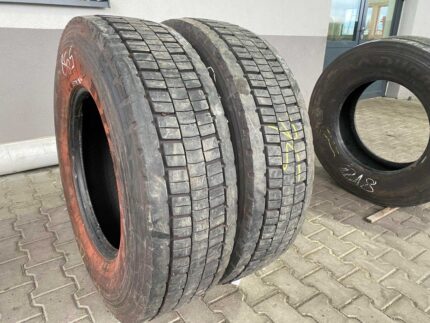 Używane opony do ciężarówek 295/80R22.5 DUNLOP SP444 / 10-14mm