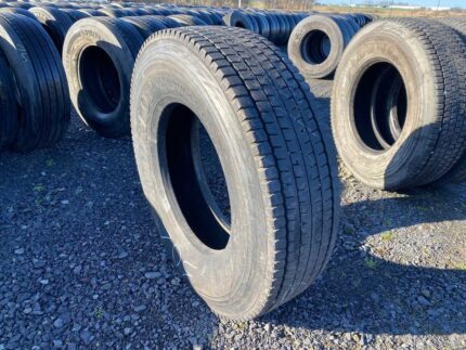 Używane opony do ciężarówek 295/80R22.5 DUNLOP SP452 / 10-13mm