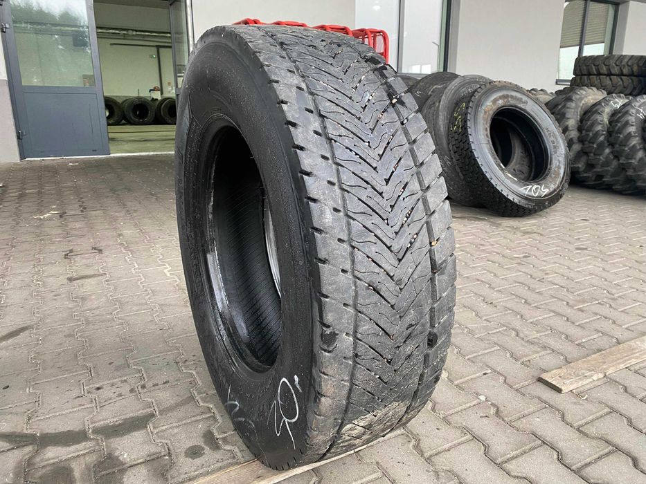 Opony do naczep 305/70R22.5 GOODYEAR KMAX D / 9-10mm Opony do naczep 305/70R22.5 GOODYEAR KMAX D / 9-10mm
