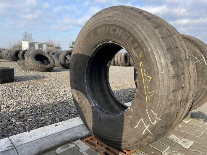 Opony do naczep 425/65R22.5 MICHELIN XZY3 / 5-7mm
