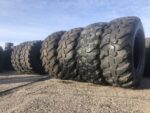 Opony do koparek 405/70R18 DUNLOP SP T9 RADIAL / 90% BIEŻNIKA