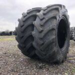  Opony rolnicze 325/70R18 CONTINENTAL , MITAS RADIAL / 80% BIEŻNIKA