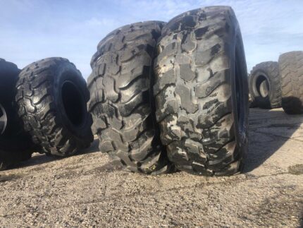 Opony do koparek 405/70R18 DUNLOP SP T9 RADIAL / 90% BIEŻNIKA