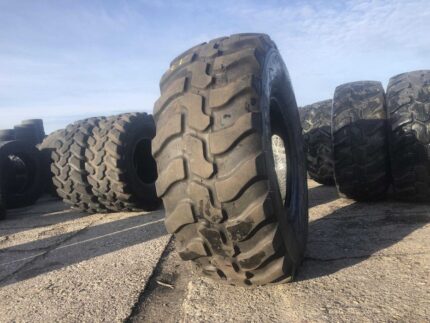 Opony do koparek 405/70R18 DUNLOP SP T9 / 90% BIEŻNIKA