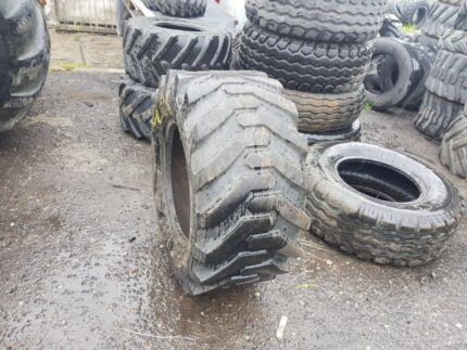 Opony do koparek 15.5/60-18 BKT / 50% BIEŻNIKA