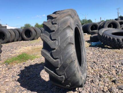 Opony do maszyn przemysłowych 280/80R18 MICHELIN XMCL RADIALNA / 40% BIEŻNIKA