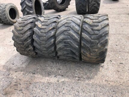 Opony do maszyn przemysłowych 15.5/60-18 BKT AT621 / 50% BIEŻNIKA