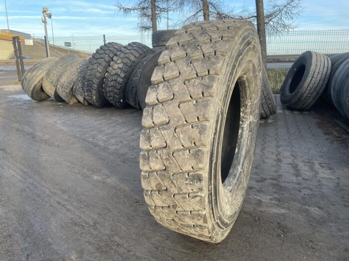 Opony ciężarowe  315/80R22.5 BIEŻNIKOWANA TYP CONTINENTAL HDC1 / 12-15mm