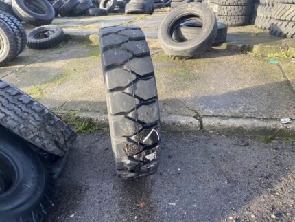 Opony przemysłowe  8.25-15 GUMASOL PEŁNA QUICK / 100% bieżnika