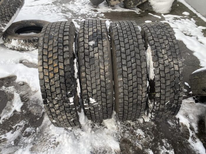 Opony ciężarowe  9.5R17.5 HANKOOK DH05 / 99% bieżnika