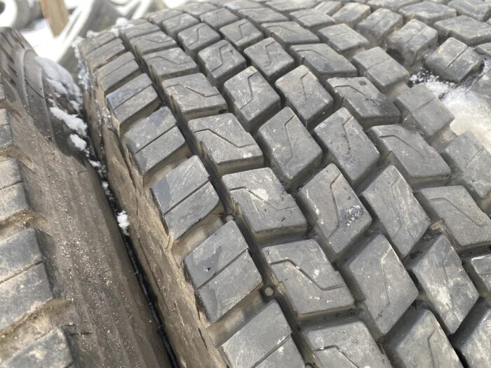 Opony ciężarowe  9.5R17.5 HANKOOK DH05 / 99% bieżnika