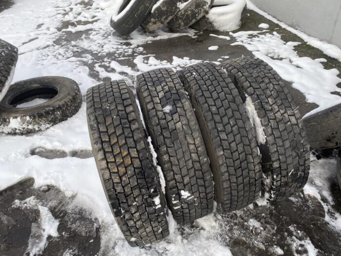 Opony ciężarowe  9.5R17.5 HANKOOK DH05 / 99% bieżnika