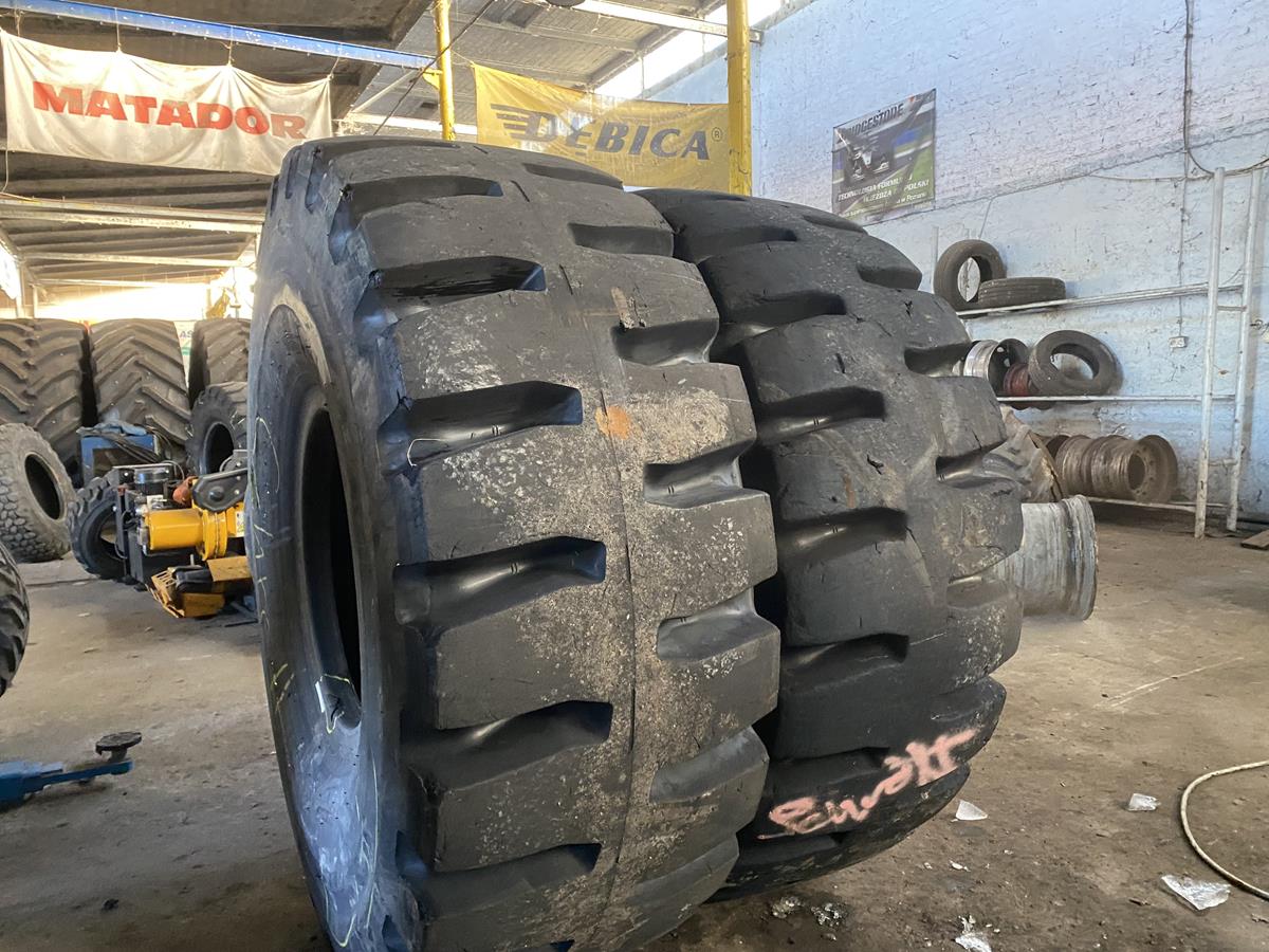 Opony przemysłowe 23.5R25 BRIDGESTONE D-LUG / 95% bieżnika Opony przemysłowe 23.5R25 BRIDGESTONE D-LUG / 95% bieżnika