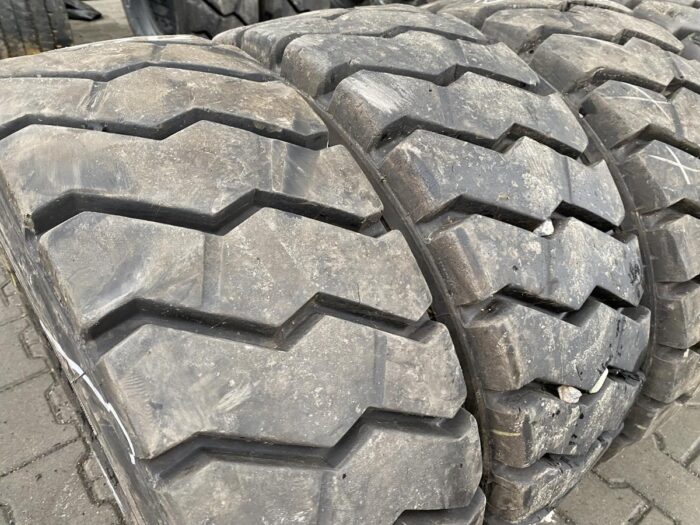Opony przemysłowe  250/70R15 MICHELIN XZM / 22-23mm