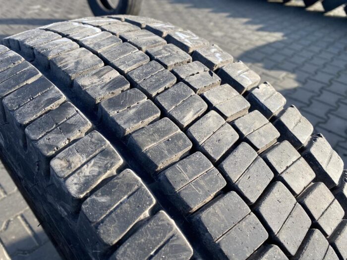 Opony ciężarowe  215/75R17.5 DUNLOP SP444 / 12mm