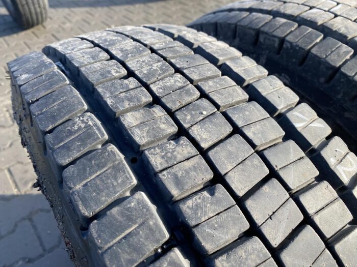 Opony ciężarowe  215/75R17.5 DUNLOP SP444 / 12mm