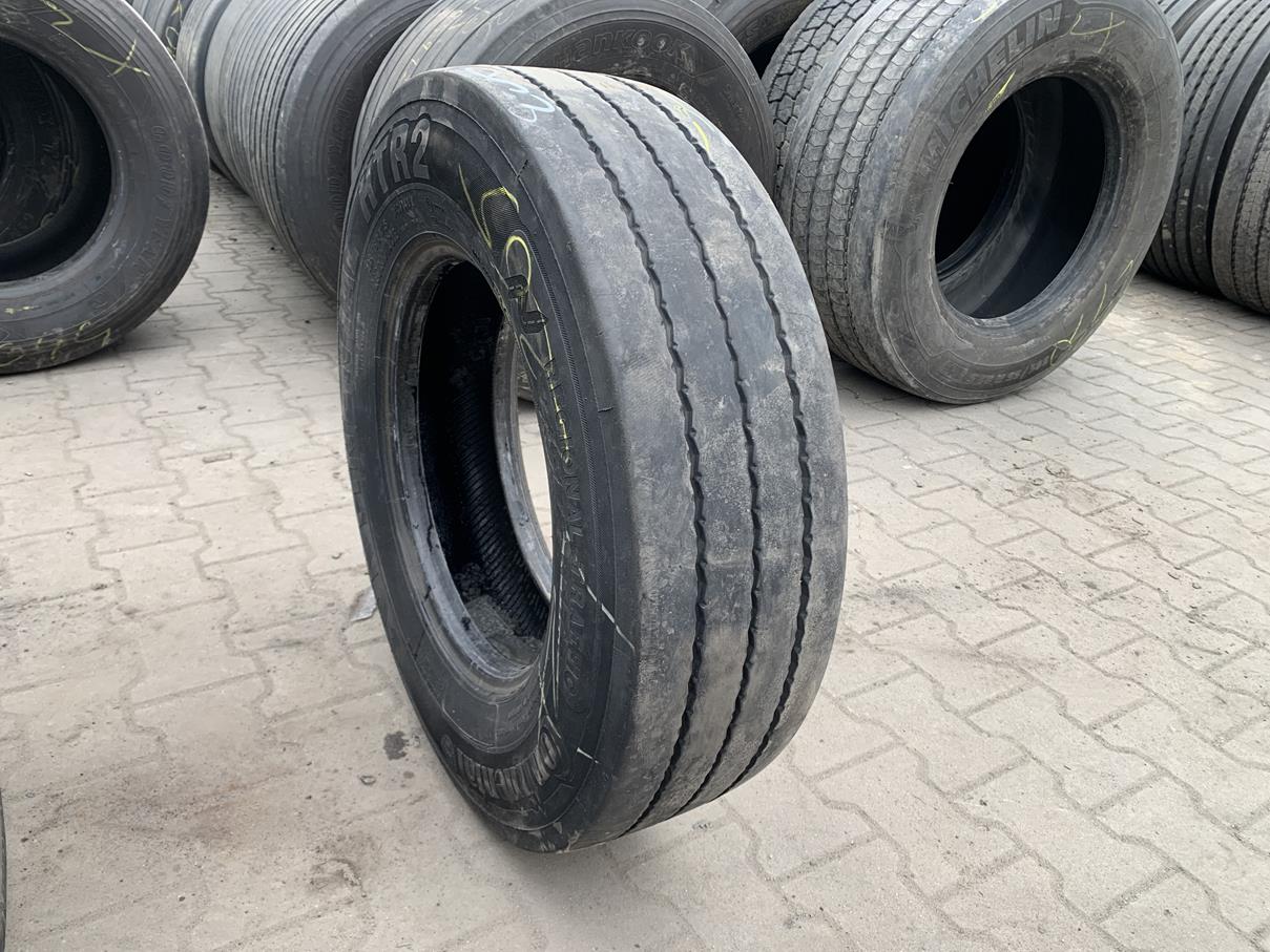 Opona ciężarowa 445/45R19.5 GOODYEAR KMAX T GEN-2 / 12-13mm Opony ciężarowe 235/75R17.5 CONTINENTAL HTR2 / 5-6mm